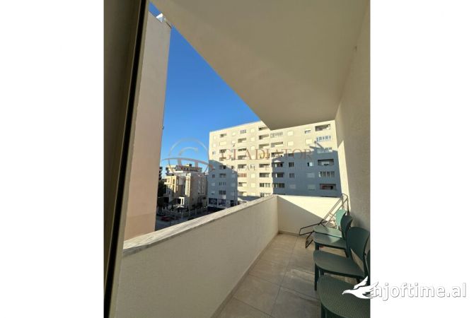 Shtepi ne shitje Apartament ne Durres, 2+1, Mobilimi E mobiluar, Pagesa 150,001  Euro.