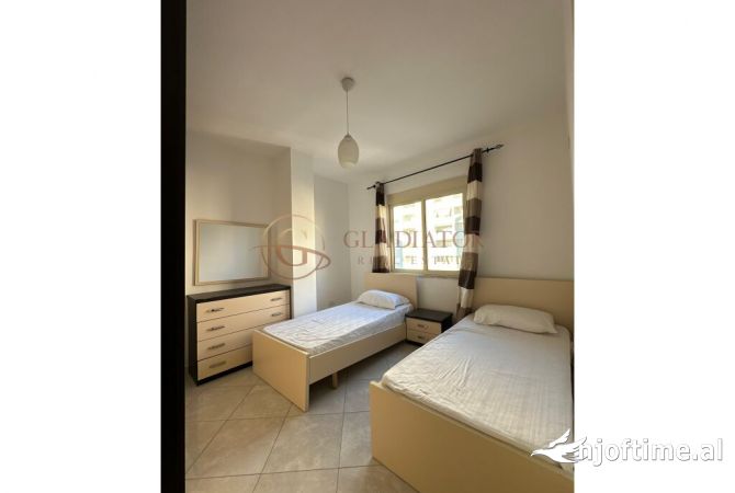 Shtepi ne shitje Apartament ne Durres, 2+1, Mobilimi E mobiluar, Pagesa 150,001  Euro.