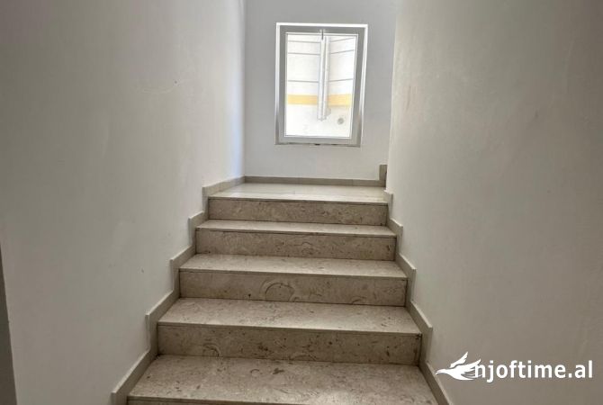 Shtepi ne shitje Apartament ne Kavaje, 1+1, Mobilimi E mobiluar, Pagesa 88,002  Euro.