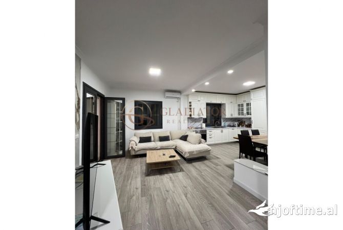 Shtepi ne shitje Vila Luksoze ne Durres, 3+1, Mobilimi E mobiluar, Pagesa 695,001  Euro.