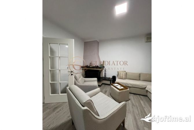 Shtepi ne shitje Vila Luksoze ne Durres, 3+1, Mobilimi E mobiluar, Pagesa 695,001  Euro.