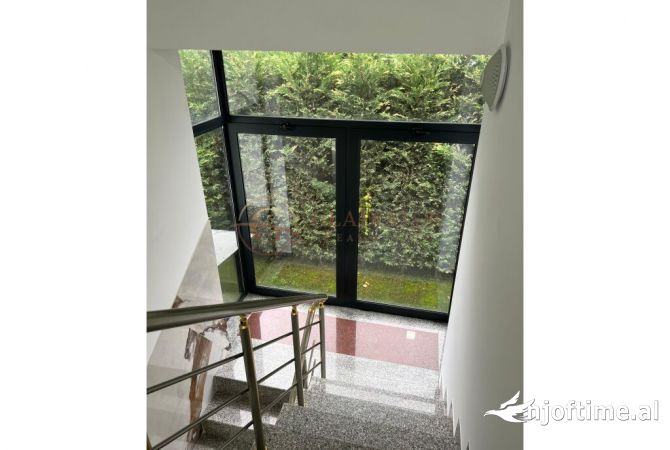 Shtepi ne shitje Vila Luksoze ne Durres, 3+1, Mobilimi E mobiluar, Pagesa 695,001  Euro.