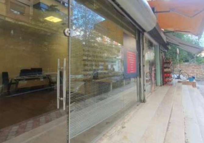 Business Property for Rent 3+1 in Tirana - 40,000 Leke