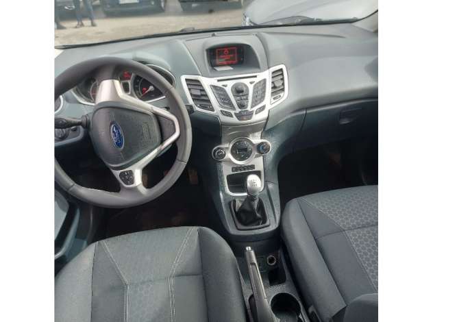  Jepet me qera Ford Fiesta  duke filluar nga 40 euro ne dite