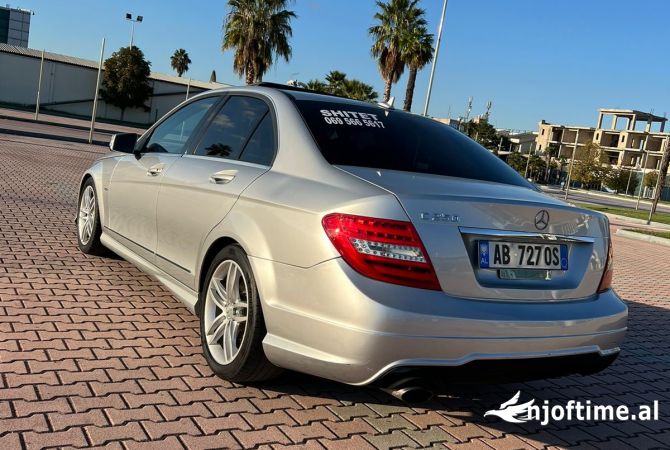 Makina ne shitje ne Tirane - 7,500 Euro