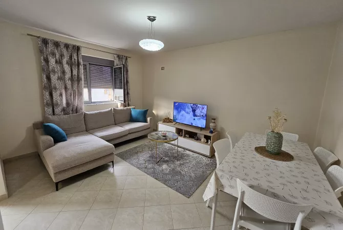 Shtepi ne shitje Apartament ne Tirane, 1+1, Mobilimi E mobiluar, Pagesa 98,000  Euro.