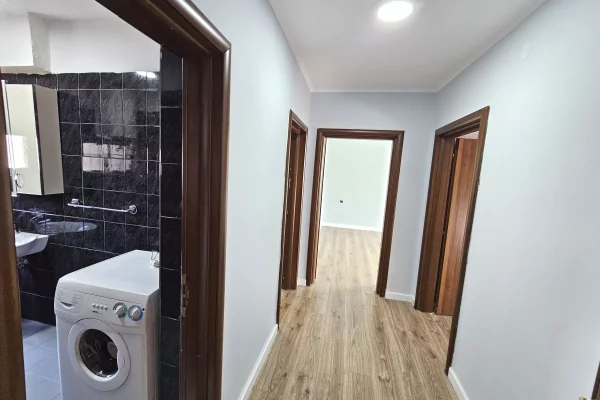 Shtepi ne shitje Apartament ne Tirane, 2+1, Mobilimi Bosh, pa mobiluar, Pagesa 130,000  Euro.