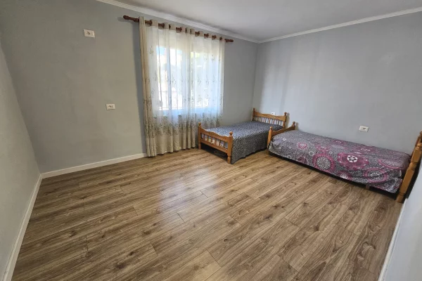 Shtepi ne shitje 2+1 ne Tirane - 130,000 Euro