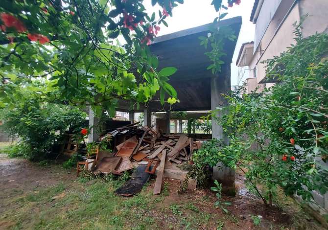 Truall ose Toke ne Tirane - 1,000 Euro