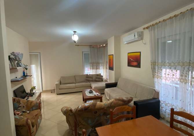 Shtepi ne shitje Apartament ne Tirane, 2+1, Mobilimi E mobiluar, Pagesa 172,000  Euro.