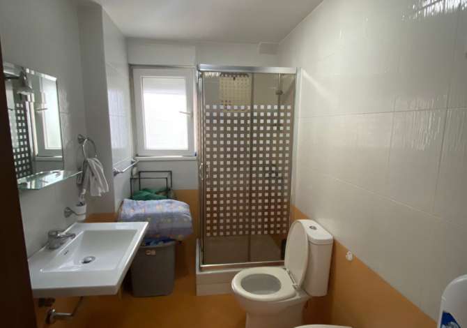 Shtepi ne shitje Apartament ne Tirane, 2+1, Mobilimi E mobiluar, Pagesa 172,000  Euro.