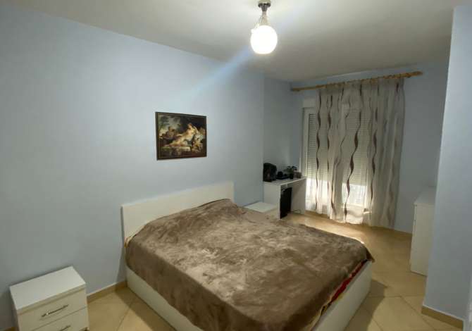 Shtepi ne shitje Apartament ne Tirane, 2+1, Mobilimi E mobiluar, Pagesa 172,000  Euro.