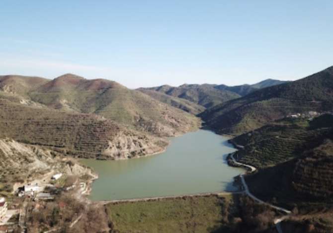 Truall ose Toke  ne Tirane - 270,000 Euro