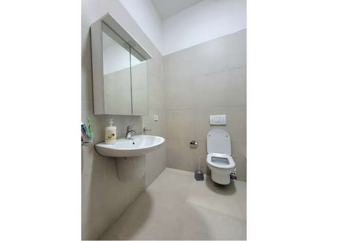 Shtepi me qera Apartament ne Tirane, 2+1, Mobilimi E mobiluar, Pagesa 650  Euro.