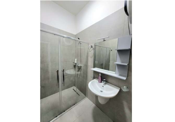 Shtepi me qera Apartament ne Tirane, 2+1, Mobilimi E mobiluar, Pagesa 650  Euro.