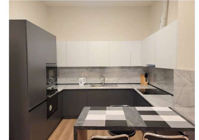 Shtepi me qera 2+1 ne Tirane - 650 Euro