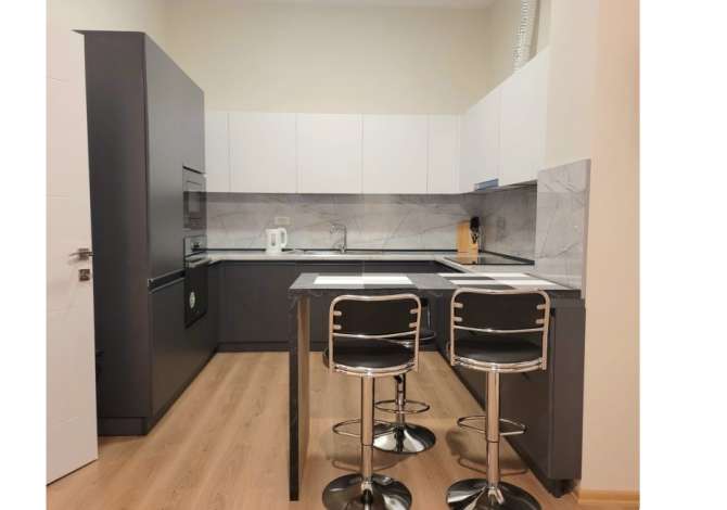 Shtepi me qera Apartament ne Tirane, 2+1, Mobilimi E mobiluar, Pagesa 650  Euro.