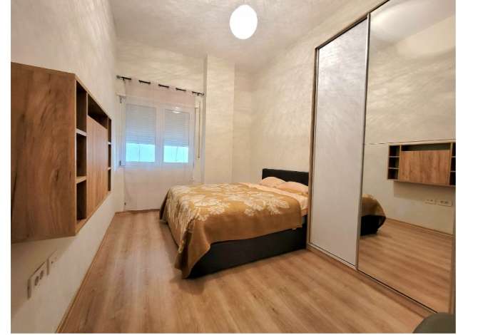 Shtepi me qera 2+1 ne Tirane - 650 Euro