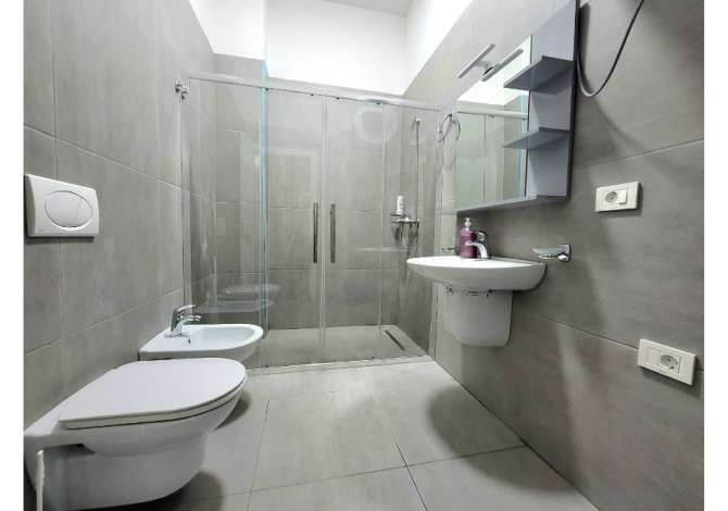 Shtepi me qera Apartament ne Tirane, 2+1, Mobilimi E mobiluar, Pagesa 650  Euro.