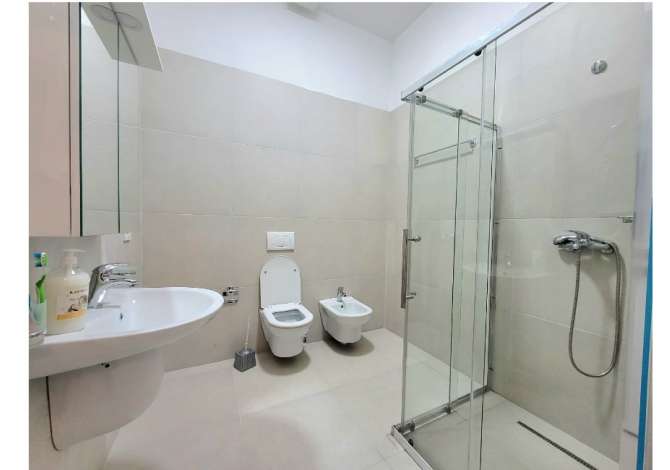 Shtepi me qera Apartament ne Tirane, 2+1, Mobilimi E mobiluar, Pagesa 650  Euro.