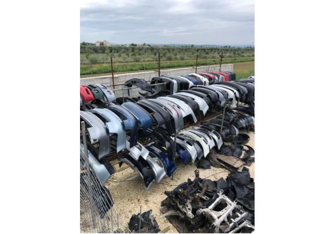 Auto Familja ofron pjese kembimi per te gjitha llojet e automjeteve 