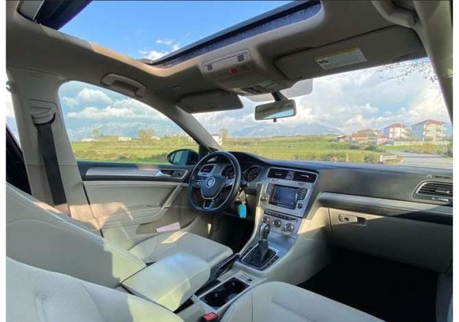 Jepet me qera Makina Volkswagen Golf 7 duke filluar nga 45 euro ne dite