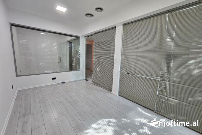 Ambient biznesi me qera 1+1 ne Tirane - 1,350 Euro