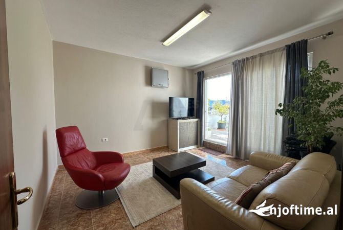 Shtepi me qera 2+1 ne Tirane - 1,500 Euro