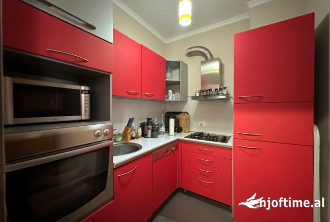 Shtepi me qera Apartament ne Tirane, 2+1, Mobilimi E mobiluar, Pagesa 1,500  Euro.