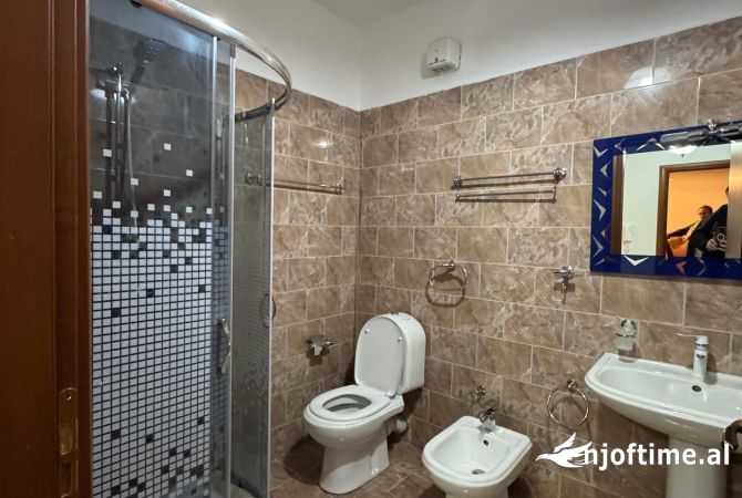 Shtepi me qera Apartament ne Tirane, 1+1, Mobilimi E mobiluar, Pagesa 400  Euro.