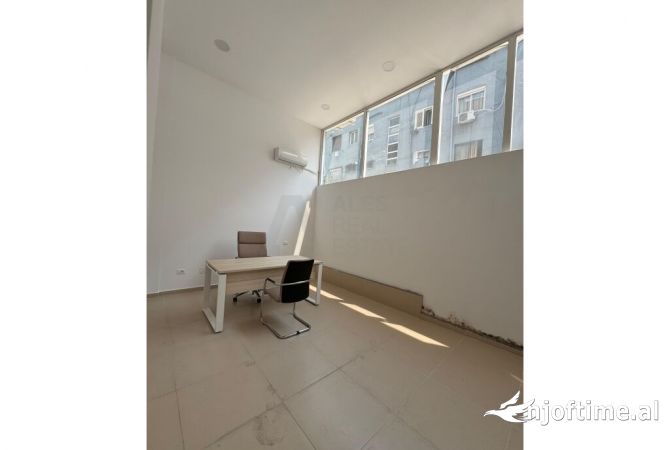 Ambient biznesi me qera 1+1 ne Tirane - 1,000 Euro