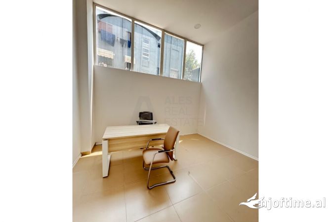 Ambient biznesi me qera 1+1 ne Tirane - 1,000 Euro