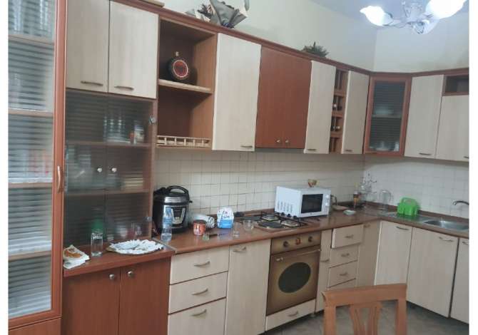 Shtepi me qera 1+1 ne Tirane - 380 Euro
