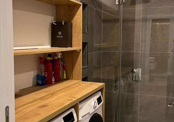 Shtepi me qera Apartament ne Tirane, 2+1, Mobilimi E mobiluar, Pagesa 1,000  Euro.