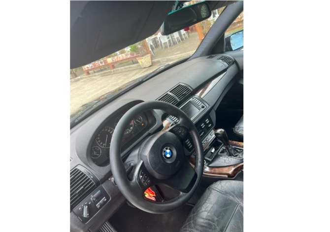 Jepet me qera BMW X5 duke filluar nga 60 euro ne dite