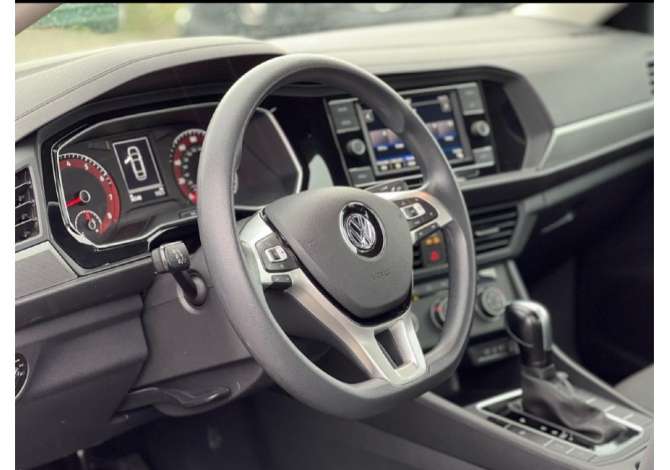 Jepet me qera Volkswagen Jetta duke filluar nga 60 euro ne dite 