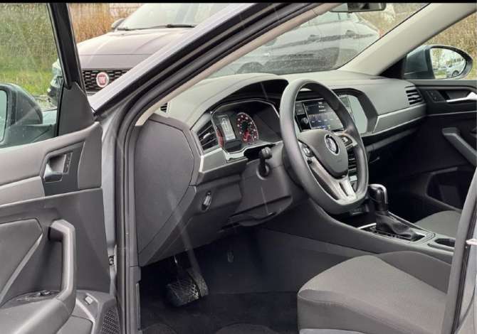Jepet me qera Volkswagen Jetta duke filluar nga 60 euro ne dite 