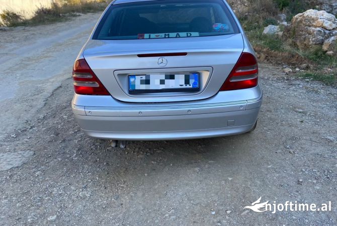 Auto in Vendita  a Tirana - 3,500 Euro