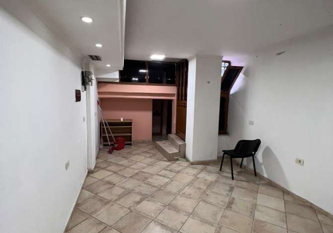 Ambient biznesi me qera 1+1 ne Tirane - 30,000 Leke