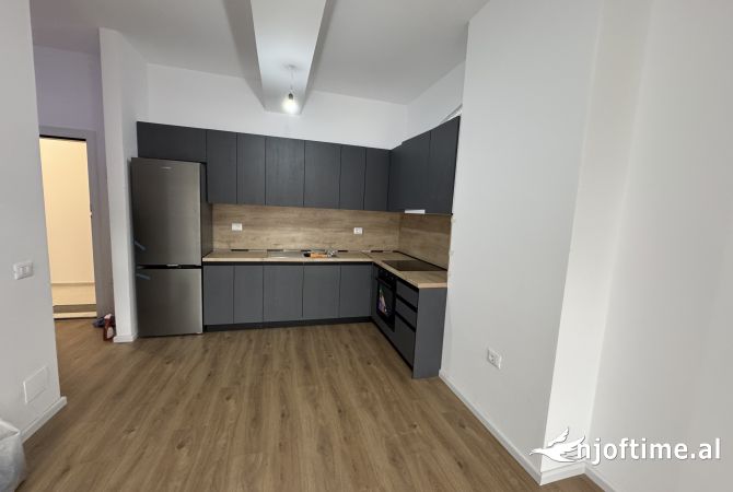 Shtepi me qera Apartament ne Tirane, 2+1, Mobilimi Bosh, pa mobiluar, Pagesa 40,000  Leke.