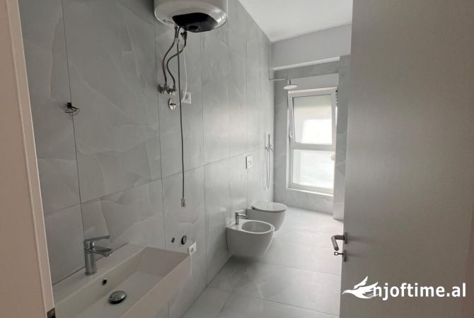 Shtepi ne shitje Apartament ne Tirane, 1+1, Mobilimi Bosh, pa mobiluar, Pagesa 10,300,000  Leke.