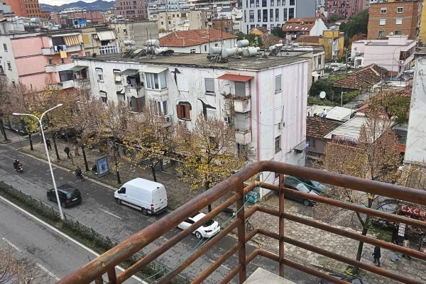 Shtepi me qera 2+1 ne Tirane - 450 Euro