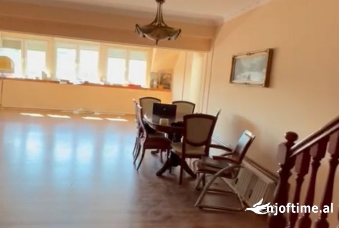 Shtepi me qera 3+1 ne Tirane - 2,500 Euro