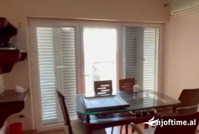 Shtepi me qera 3+1 ne Tirane - 2,500 Euro