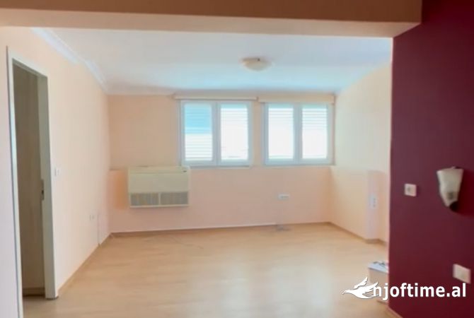 Shtepi me qera 3+1 ne Tirane - 2,500 Euro