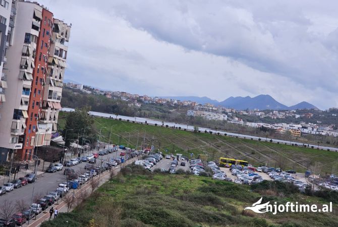 Ambient biznesi me qera 3+1 ne Tirane - 1,500 Euro