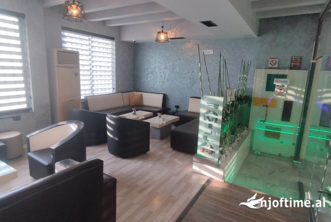 Jepet me qera lokali 300 m2 ne qender te Fierit