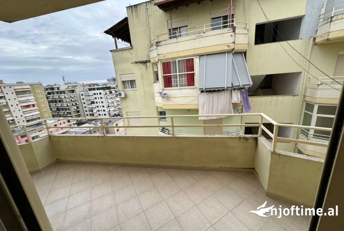 Shtepi me qera Apartament ne Fier, 2+1, Mobilimi E mobiluar, Pagesa 35,000  Leke.