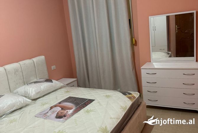 Shtepi me qera Apartament ne Fier, 2+1, Mobilimi E mobiluar, Pagesa 35,000  Leke.