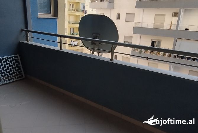 Shtepi ne shitje Apartament ne Fier, 2+1, Mobilimi E mobiluar, Pagesa 85,000  Euro.